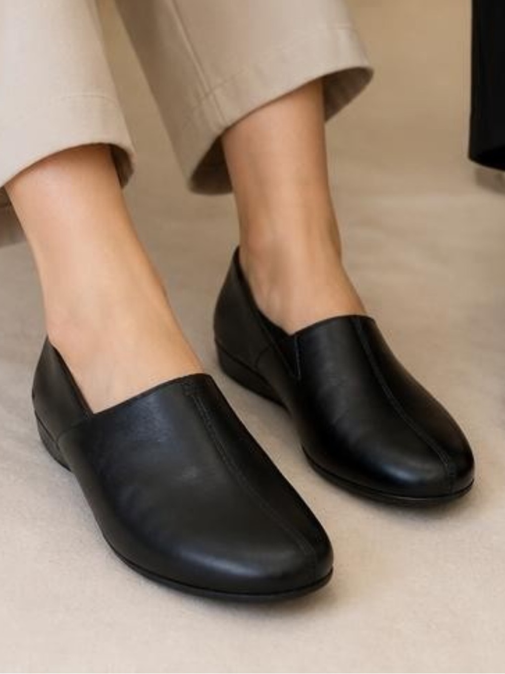 Taos Footwear Scheme Black Leather Women's Slip-On Comfort Loafers Sz 10